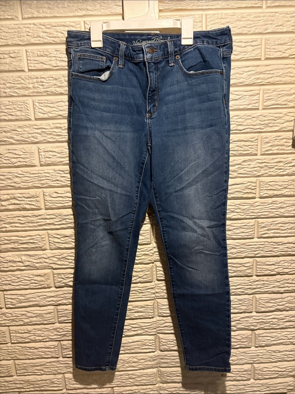 Universal Thread Women's Skinny Jeans in Medium Blue Wash